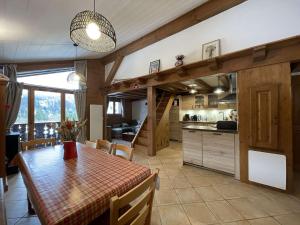 4 pièces 6 pers : proche spa, ski bus, parking, WIFI - FR-1-572-119