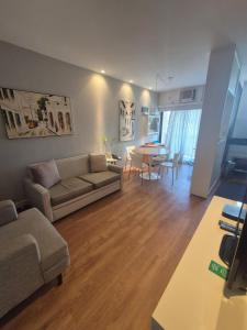 Charming in Leblon flat with parking space and services