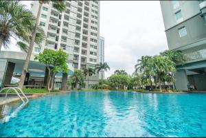 CENTRAL JAKARTA THAMRIN RESIDENCE APARTMENT luxurious 2BEDROOM New furniture 60M scbd beside 3 MALLS