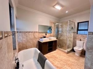 97 Divot Drive, Pinnacle Point Golf & Beach Estate