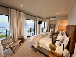 97 Divot Drive, Pinnacle Point Golf & Beach Estate