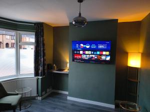 Modern Home with Office space Near NEC BHX Airport