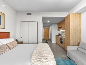 Stylish Studio Near Bayfront Park