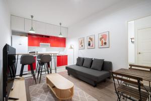 Steps to Gran Via Stylish 1BR in Chueca Alquiler Temporal