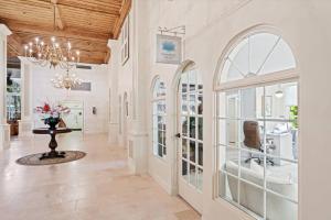 NEW Coastal 1BR at Palm Beach Hotel Condo