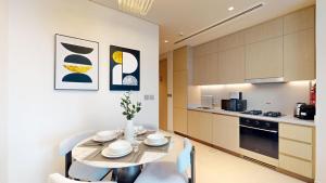 Vacationer Holiday Homes l Vibrant 1 Bedroom l Direct Access to Dubai Mall