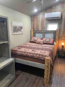 Secluded Ranch House Cabin in Eminence Ozarks