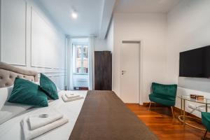 Trevi Fountain Superior Suites