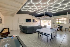 Heated Pool, Game Room Family Home in Tempe!