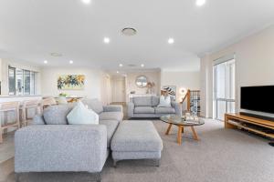 Signature House 52 Saratoga Avenue