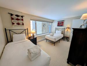 Saints John 2526 by SummitCove Lodging