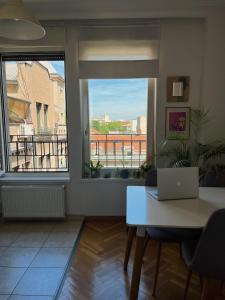 Cozy Apart Central Oasis