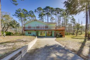 1 Mi to Beach! Rural Home with Deck in Port St Joe