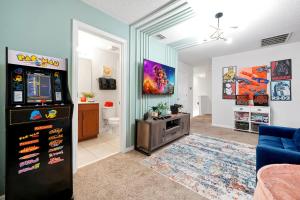 4Bd I 4-5Ba Solara Resort - Sleeps 12 Private Pool