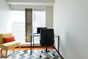 Stylish WFH Historic Center Pool Gym & Amenities