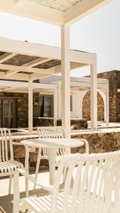 Ήσυχο κυκλαδίτικο σπιτι White stone N8