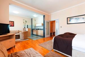 Large Family Suite room in Garni Hotel Nevski