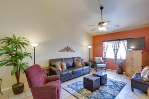 7 Mi to Mill Ave BBQ-Ready Mesa Townhouse