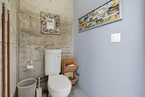 New Listing Modern Hollywood Hills Sanctuary by Colby & Conrad