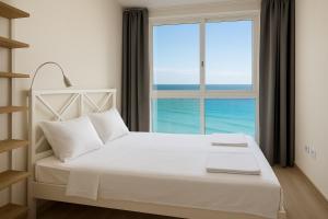 The Pearl with Private Beach Access