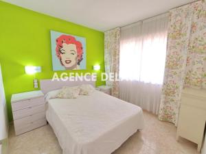 En residencia cerrada ,con grande barbacoa comun, cerca de las calas, 2 piscinas comunes. Apartamento con 2 habitaciones, parking. - ES-389-10