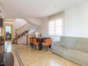 Grande Villa privada, 4 dormitorios , 3 baños, aire acondicionado , piscina, Wifi - ES-389-16