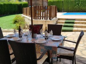 Villa privada con piscina, 3 dormitorios, Barbacoa, WIFI - ES-389-20