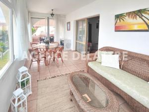 Villa privada con piscina, 3 dormitorios + 2 baños - ES-389-30