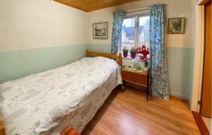 2 Bedroom Cozy Home In Alsterbro