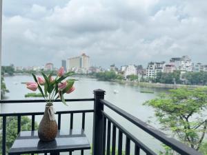 Windy Homestay Lake View Very Central