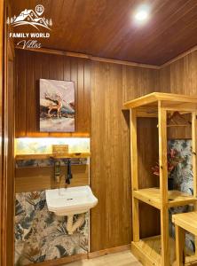 Family World Villas - Exodus Room