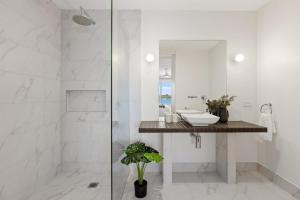 Townhouse In Ballina On The River