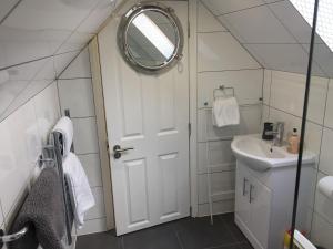  Apartment 5 - Second Floor  room in Harpenden House