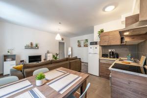 Comfy flat in the city centre with free parking