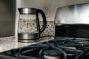 Spacious 2bedroom in Hollywood with Parking Gym Pool