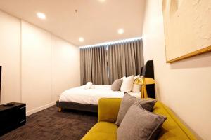 LG16 - Box Hill Hotel Style Studio Parking Near Box Hill Central and Hospital