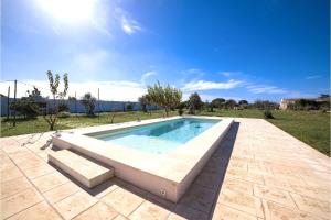 La Reimunda Among Greenery