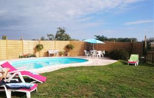 Maisons de vacances Le Poirier Perfect for 2 adults and 2 children Heated Pool and Games Room : photos des chambres