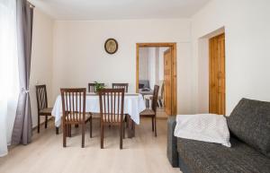 Private 120m2 House with 1000m2 Garden for 8 Guests