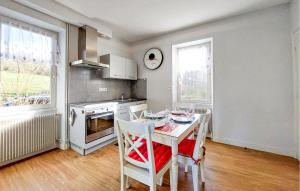 Beautiful Home In Nanteuil-En-Vallée With Wifi