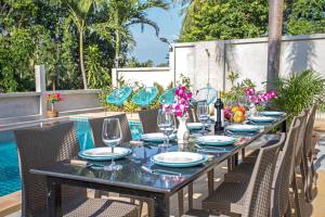 Large Private Pool 5BR Villa Tony near Promthep Cape