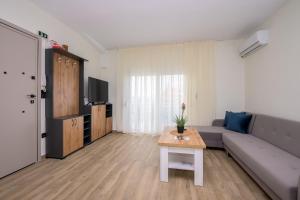 Aura Fine Living - Calm & Comfortable 2 Bedroom Stay