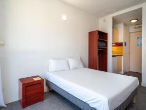 Le St Clair N317 ST2