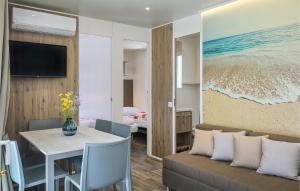 Lovely Stacaravan In Vabriga With Outdoor Swimming Pool