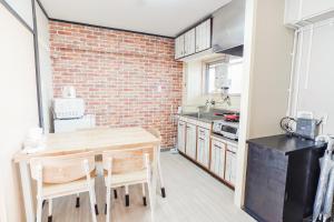 301Room 1 Stop from Ikebukuro Entire 33m on 3st Floor 2 Bedrooms for up to 6 Guests 3Minute Walk to Don Quijote