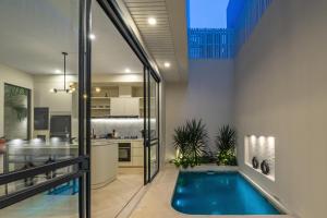 Chandler Berawa - Bright & Stylish 2BR Getaway near Berawa Beach