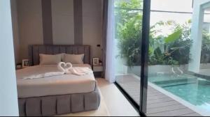 5-Bed Luxury villa poolJacuzzi 5 Min to WalkingSt