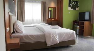 Phuket Ecozy Hotel