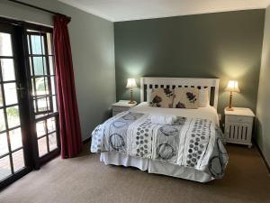 Dennis Road Guesthouse Bed and Breakfast