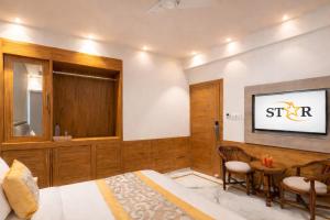 Hotel Star By Star Group- Near Delhi Airport